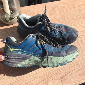 Women’s 8.5 speedgoats 3 HOKA ONE ONE